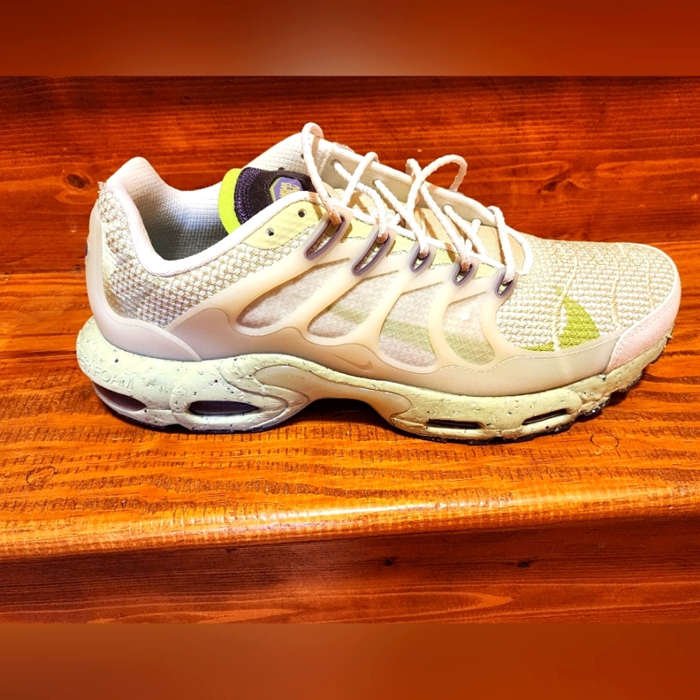NIKE AIR MAX